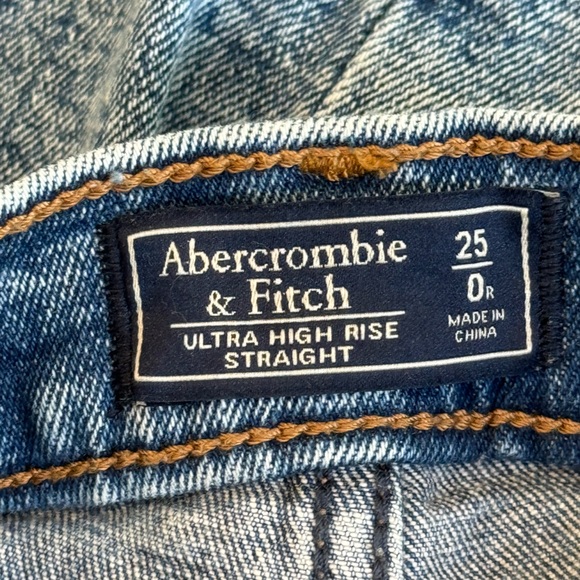 Abercrombie & Fitch ULTRA HIGH RISE Straight - Picture 13 of 14